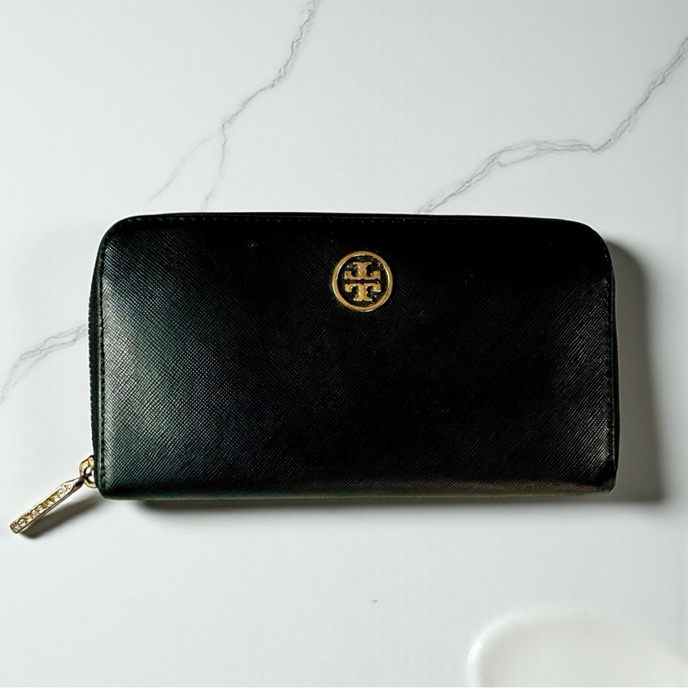 Tory Burch Zip Around Continental Wallet in black